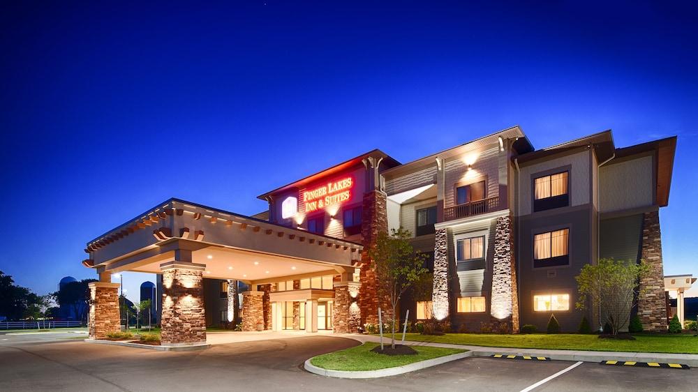 Best Western Plus Finger Lakes Inn & Suites Cortland Exterior photo