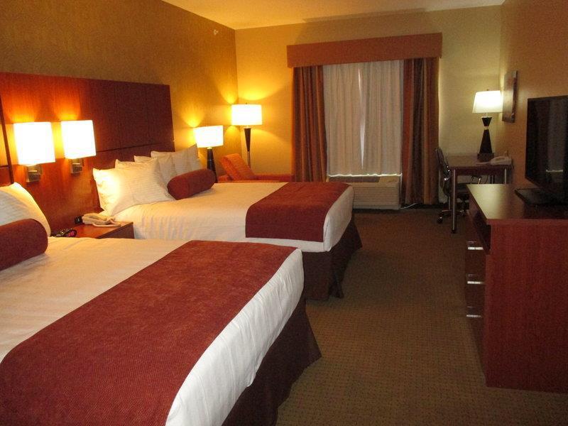 Best Western Plus Finger Lakes Inn & Suites Cortland Room photo